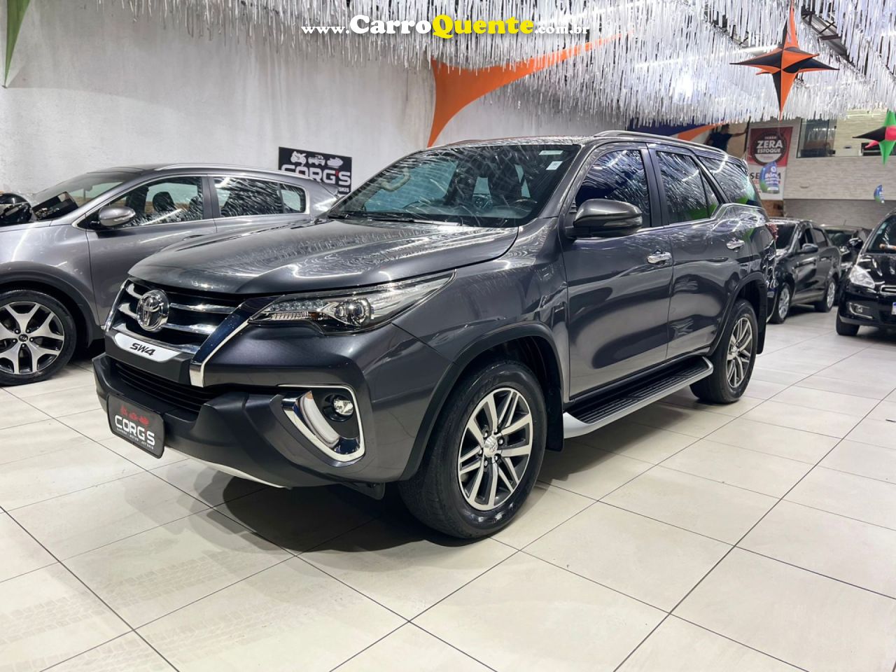TOYOTA   HILUX SW4 SRX 4X4 2.8 TDI 16V DIES. AUT.   CINZA 2019 2.8 DIESEL - Loja