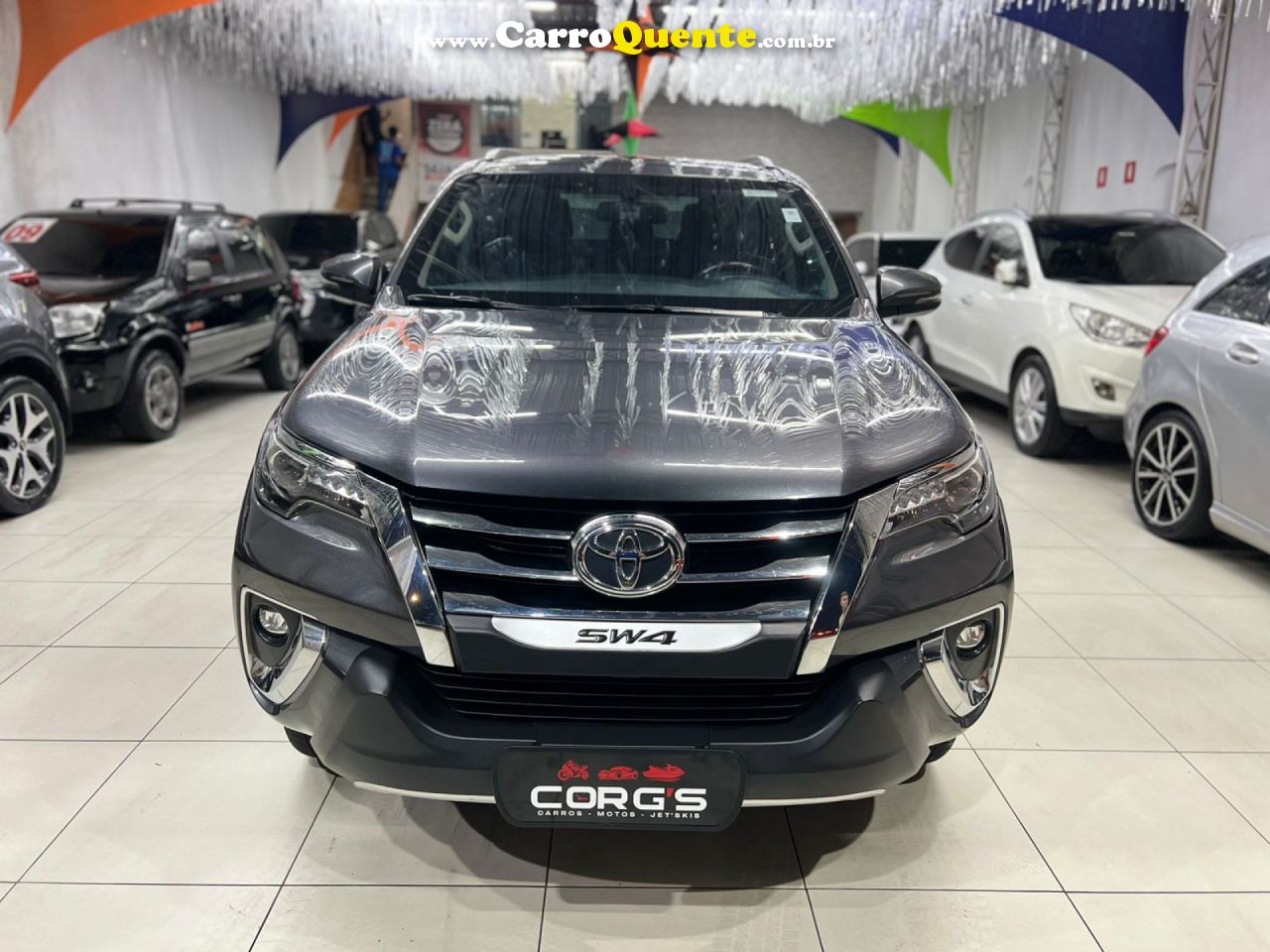 TOYOTA   HILUX SW4 SRX 4X4 2.8 TDI 16V DIES. AUT.   CINZA 2019 2.8 DIESEL - Loja