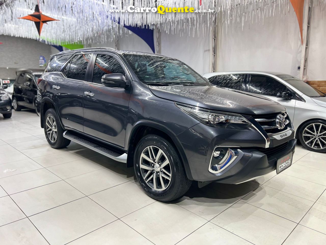 TOYOTA   HILUX SW4 SRX 4X4 2.8 TDI 16V DIES. AUT.   CINZA 2019 2.8 DIESEL - Loja