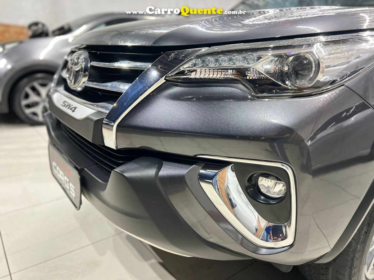 TOYOTA   HILUX SW4 SRX 4X4 2.8 TDI 16V DIES. AUT.   CINZA 2019 2.8 DIESEL - Loja