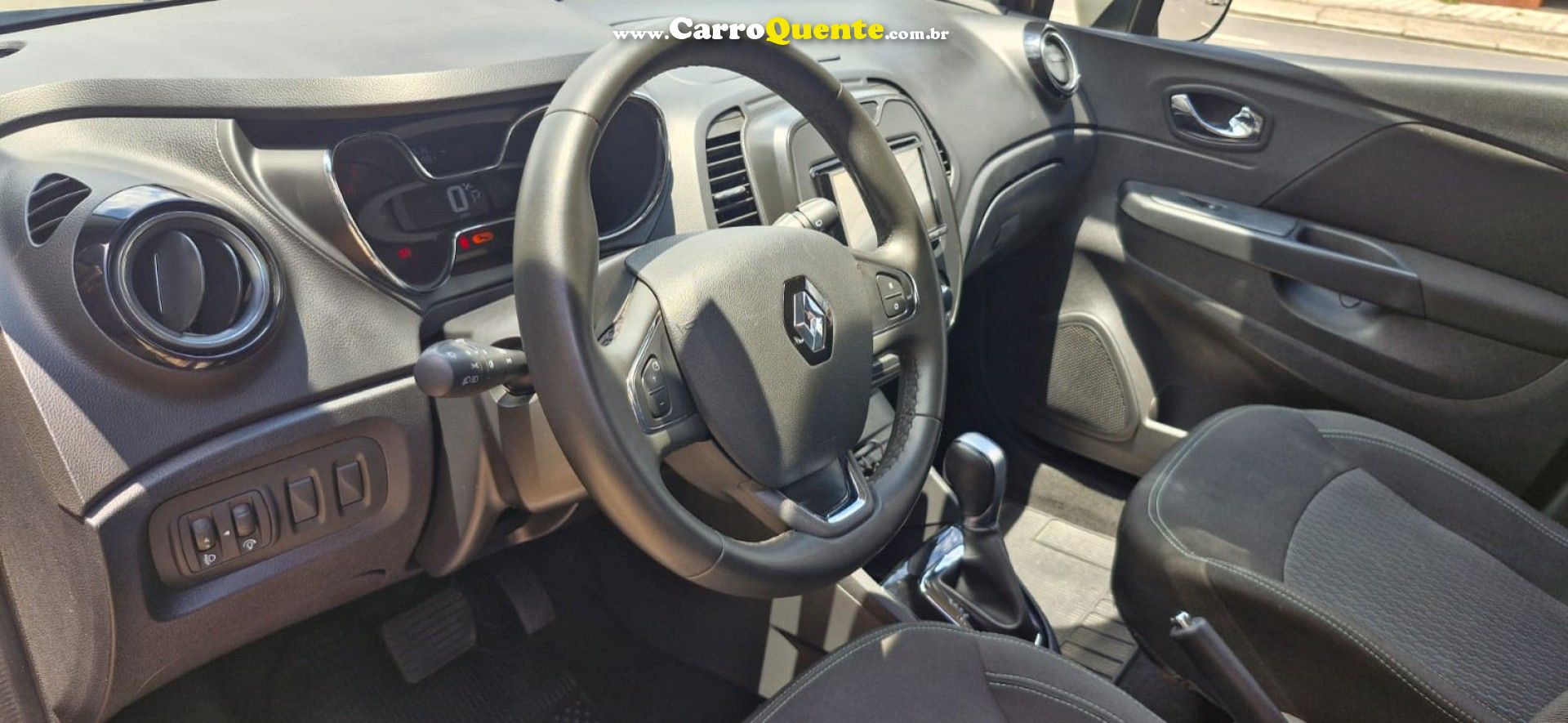 RENAULT   CAPTUR LIFE 1.6 16V FLEX 5P AUT.   MARROM 2019 1.6 FLEX - Loja