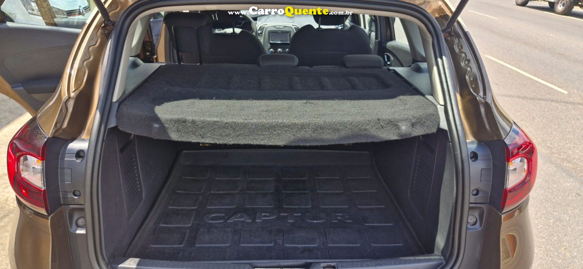 RENAULT   CAPTUR LIFE 1.6 16V FLEX 5P AUT.   MARROM 2019 1.6 FLEX - Loja
