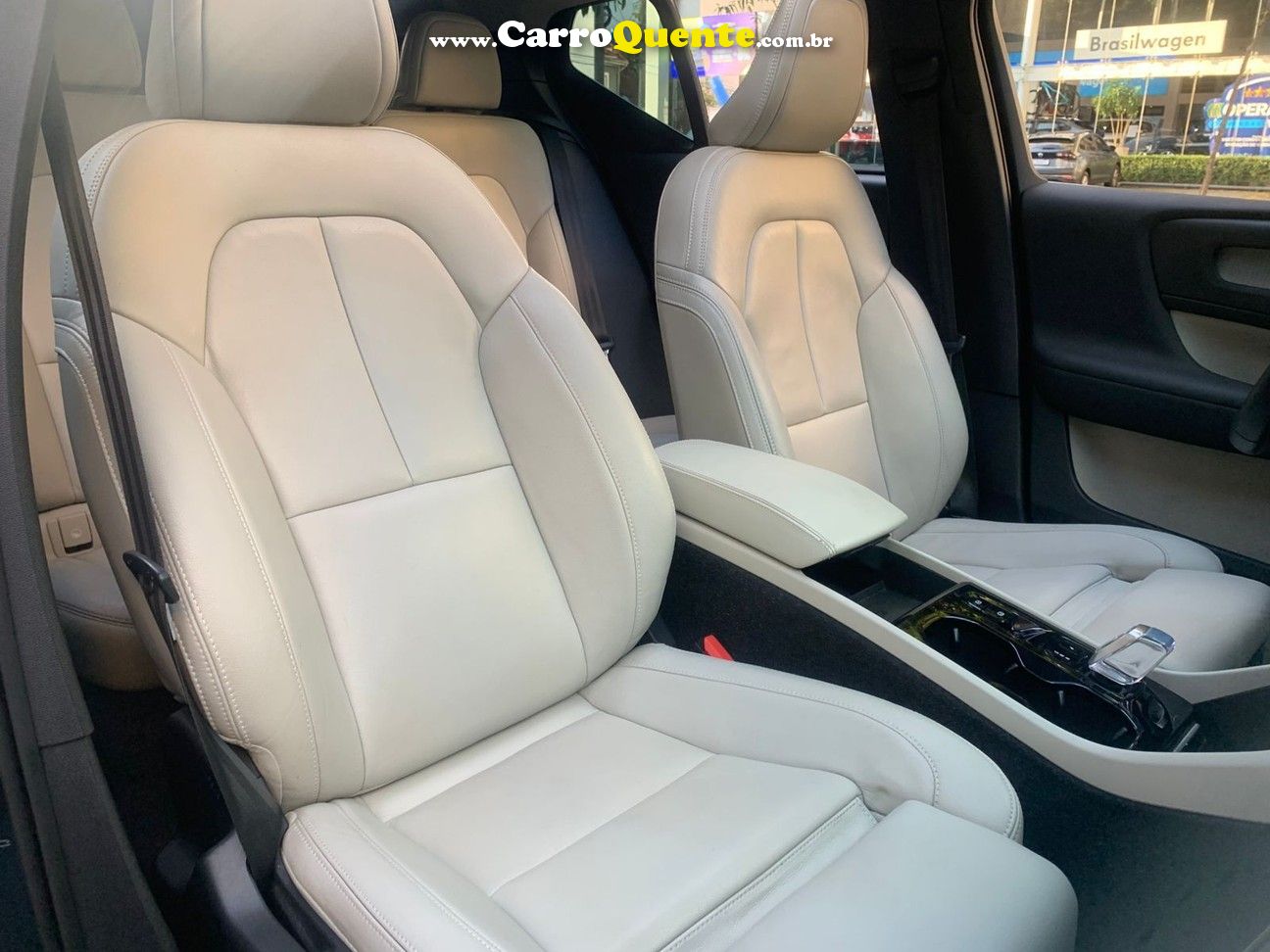 VOLVO XC40 1.5 T5 RECHARGE INSCRIPTION 2021 - Loja