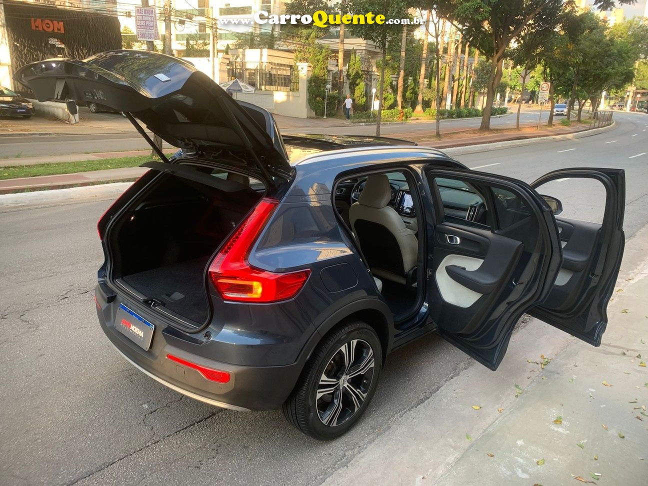 VOLVO XC40 1.5 T5 RECHARGE INSCRIPTION 2021 - Loja