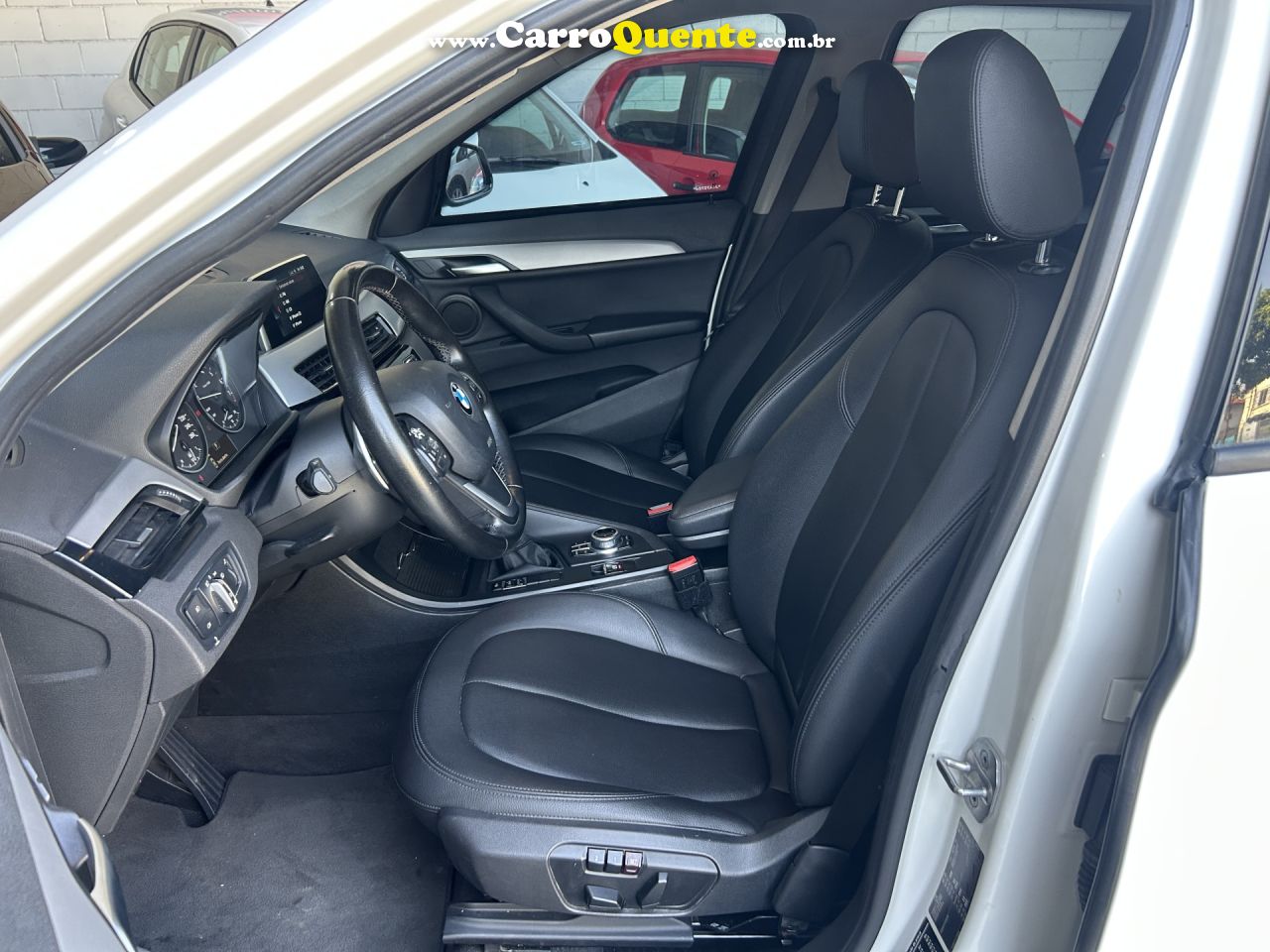 BMW   X1 SDRIVE 20I 2.02.0 TB ACTI.FLEX AUT.   BRANCO 2018 2.0 GASOLINA - Loja