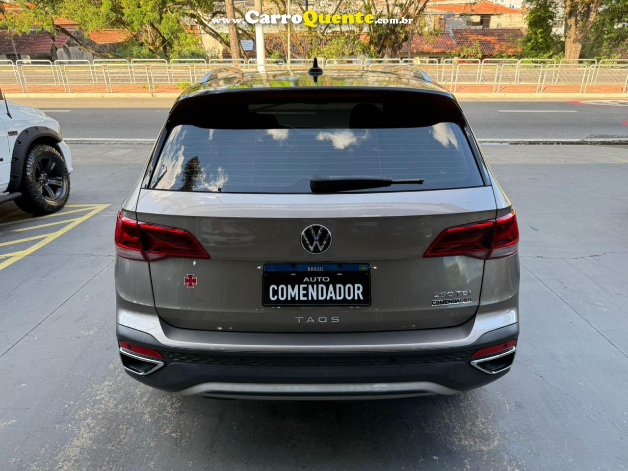 VOLKSWAGEN   TAOS HIGHLINE 1.4 250 TSI FLEX AUT.   BEGE 2022 1.4 FLEX - Loja