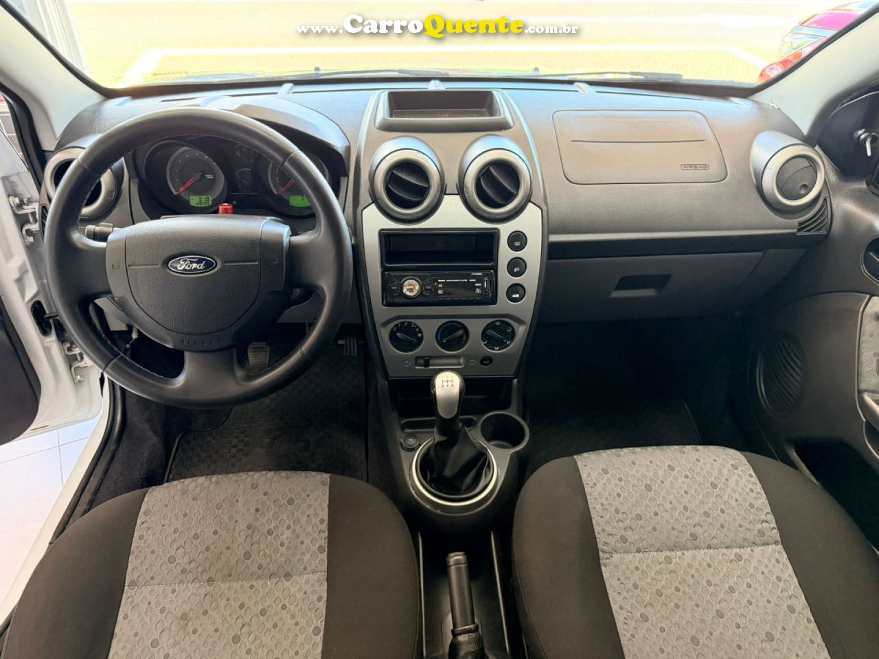 FORD   FIESTA SE 1.0 8V FLEX 5P   BRANCO 2014 1.0 FLEX - Loja