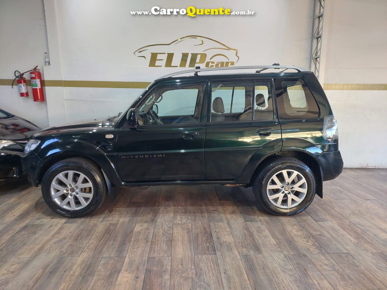 MITSUBISHI   PAJERO TR4 2.0 FLEX 16V 4X2 AUT.   VERDE 2012 2.0 FLEX - Loja