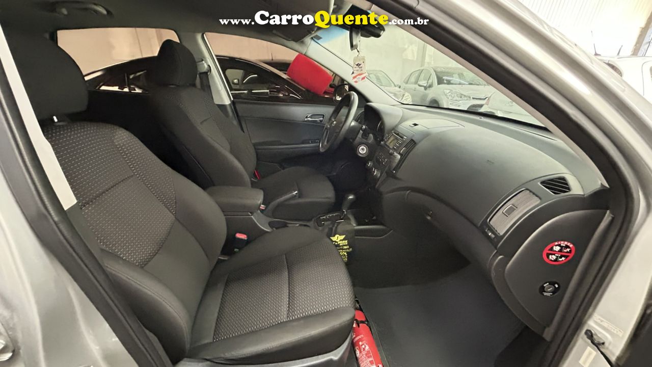 HYUNDAI   I30 2.0 16V 145CV 5P AUT.   PRATA 2012 2.0 GASOLINA - Loja