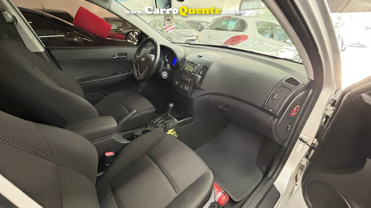 HYUNDAI   I30 2.0 16V 145CV 5P AUT.   PRATA 2012 2.0 GASOLINA - Loja