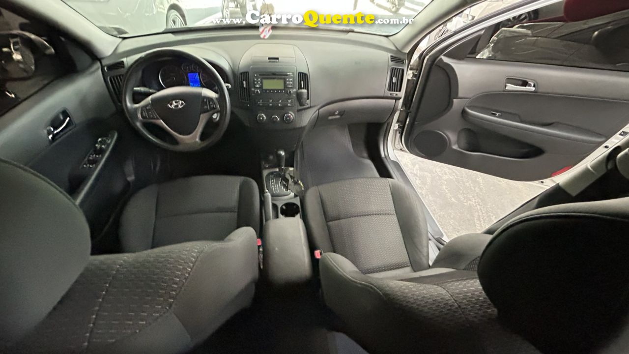 HYUNDAI   I30 2.0 16V 145CV 5P AUT.   PRATA 2012 2.0 GASOLINA - Loja