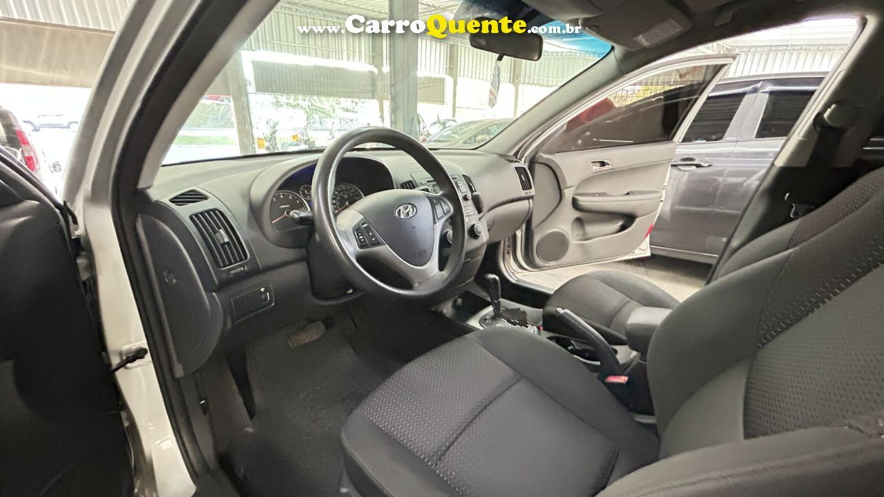 HYUNDAI   I30 2.0 16V 145CV 5P AUT.   PRATA 2012 2.0 GASOLINA - Loja
