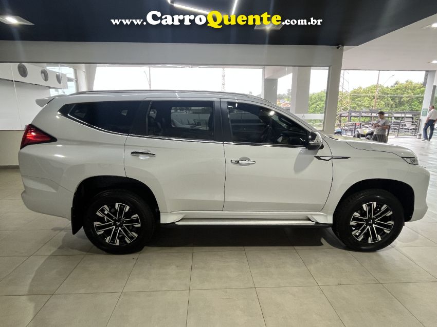 Mitsubishi PAJERO SPORT 2.4 16V MIVEC TURBO DIESEL HPE-S AWD AUTOMÁTICO - Loja