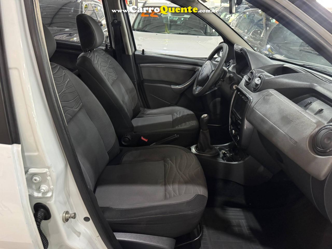 RENAULT DUSTER 1.6 DYNAMIQUE 4X2 16V 2013 - Loja
