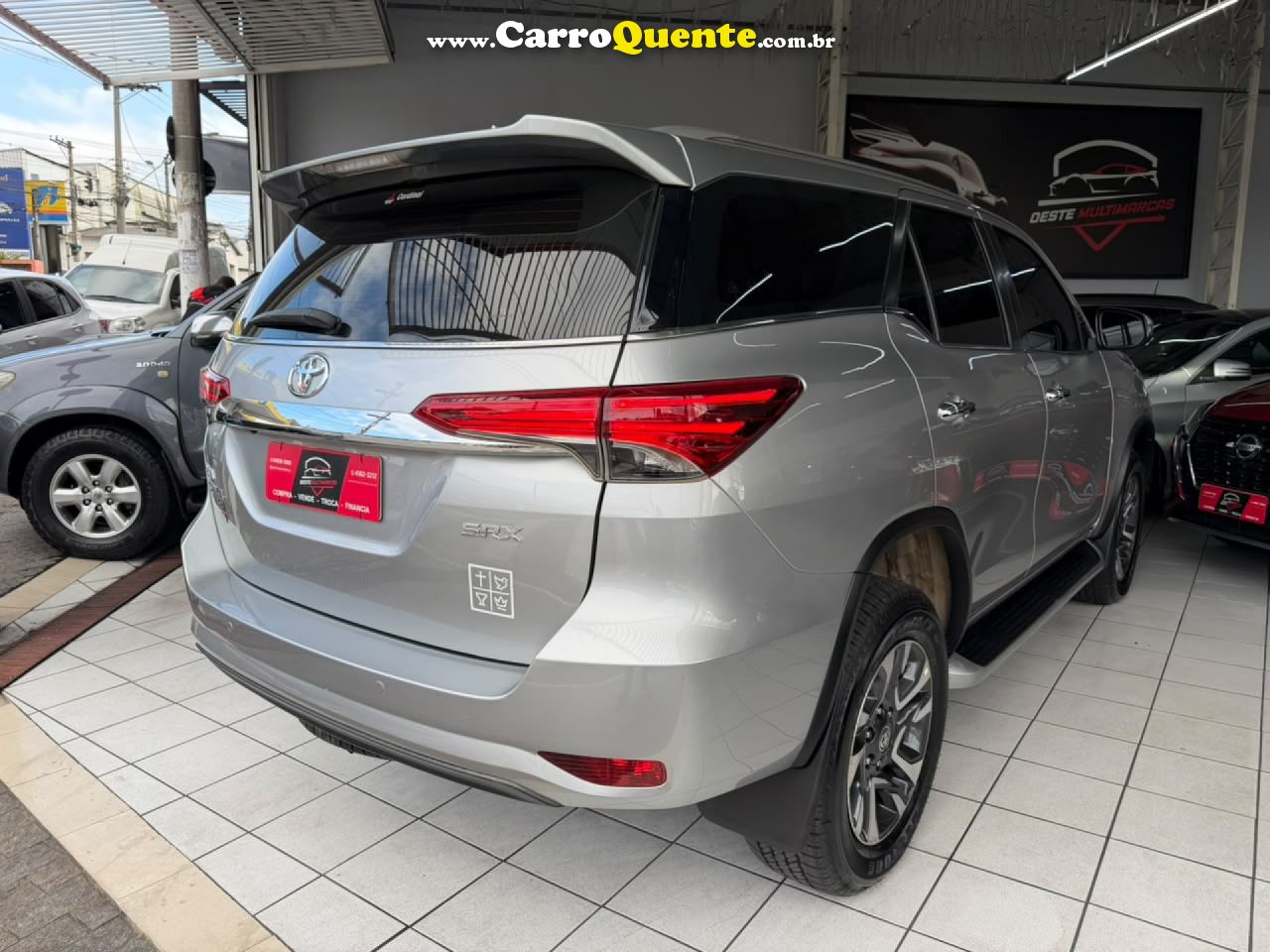TOYOTA   HILUX SW4 SRX 4X4 2.8 TDI 16V DIES. AUT.   PRATA 2020 2.8 DIESEL - Loja