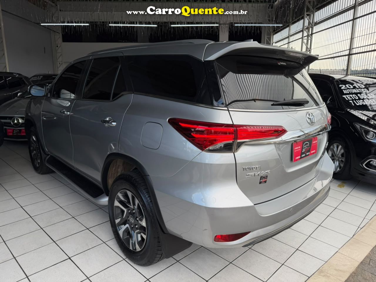 TOYOTA   HILUX SW4 SRX 4X4 2.8 TDI 16V DIES. AUT.   PRATA 2020 2.8 DIESEL - Loja