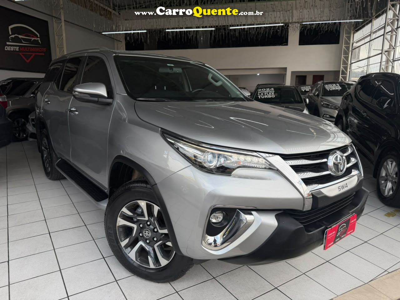 TOYOTA   HILUX SW4 SRX 4X4 2.8 TDI 16V DIES. AUT.   PRATA 2020 2.8 DIESEL - Loja