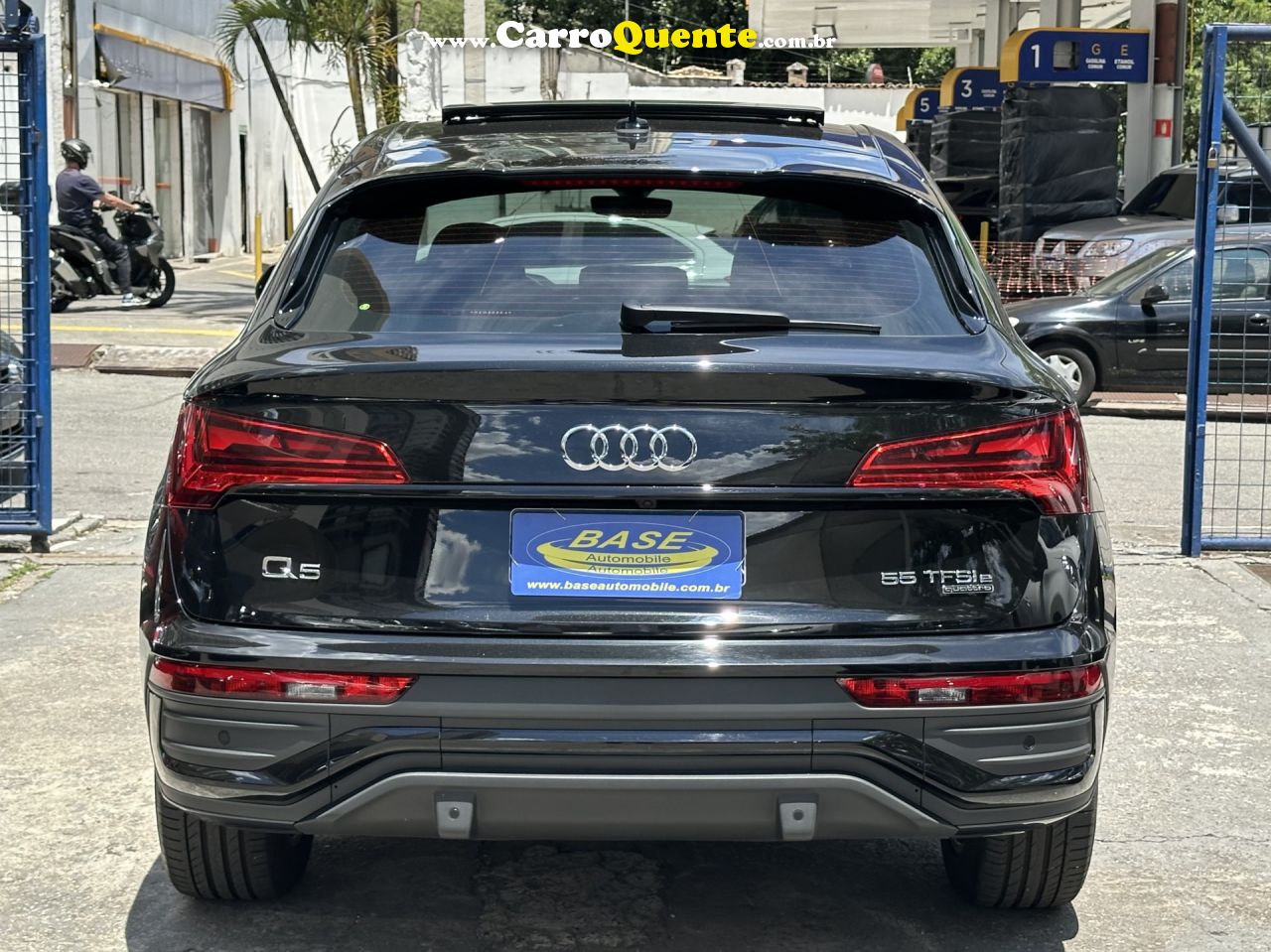 AUDI   Q5 SB P BLACK. 2.0 TFSIE S.TR. QT (HIB.)   PRETO 2024 2.0 GASOLINA E ELÉTRICO - Loja