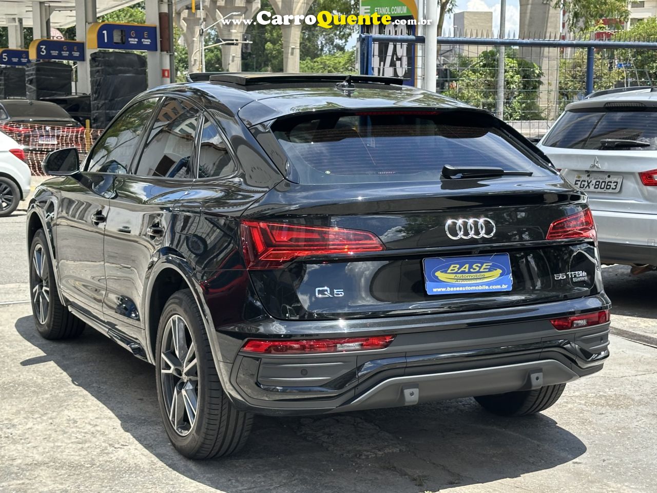 AUDI   Q5 SB P BLACK. 2.0 TFSIE S.TR. QT (HIB.)   PRETO 2024 2.0 GASOLINA E ELÉTRICO - Loja