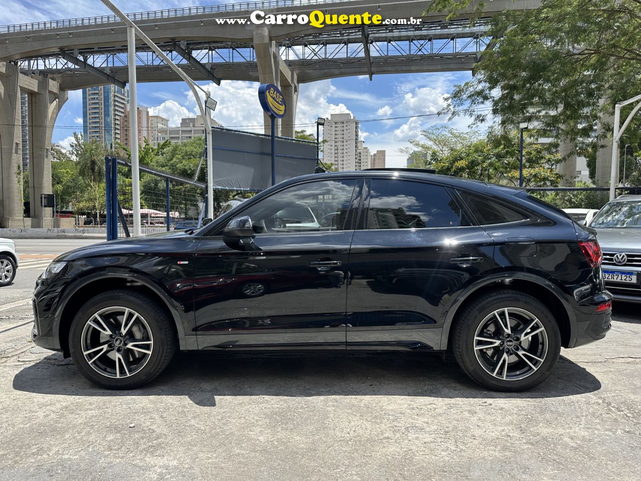 AUDI   Q5 SB P BLACK. 2.0 TFSIE S.TR. QT (HIB.)   PRETO 2024 2.0 GASOLINA E ELÉTRICO - Loja