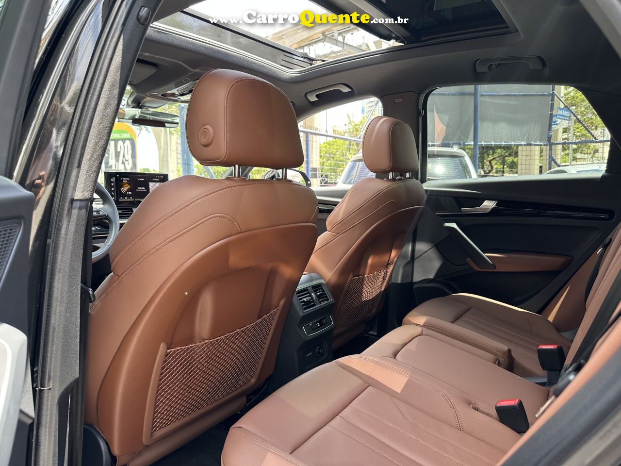 AUDI   Q5 SB P BLACK. 2.0 TFSIE S.TR. QT (HIB.)   PRETO 2024 2.0 GASOLINA E ELÉTRICO - Loja