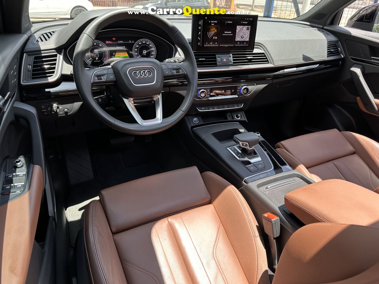 AUDI   Q5 SB P BLACK. 2.0 TFSIE S.TR. QT (HIB.)   PRETO 2024 2.0 GASOLINA E ELÉTRICO - Loja