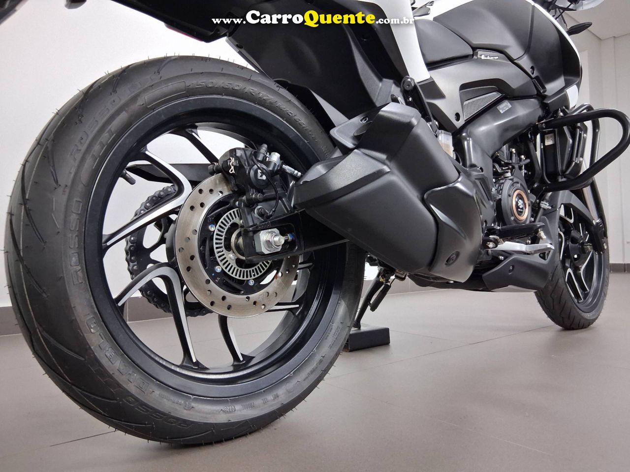 BAJAJ DOMINAR 400 2026 - Loja