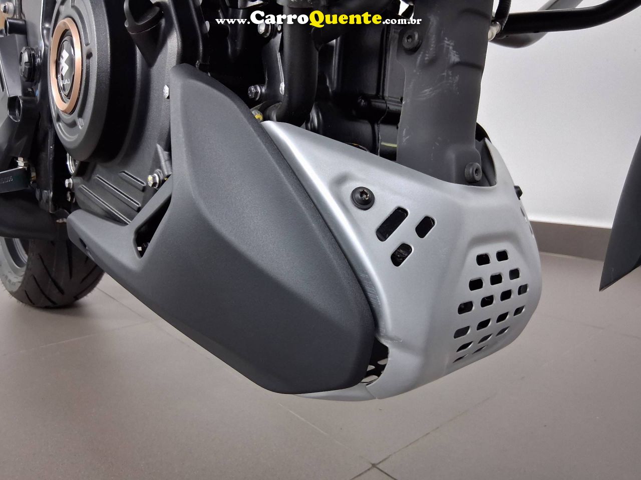 BAJAJ DOMINAR 400 2026 - Loja