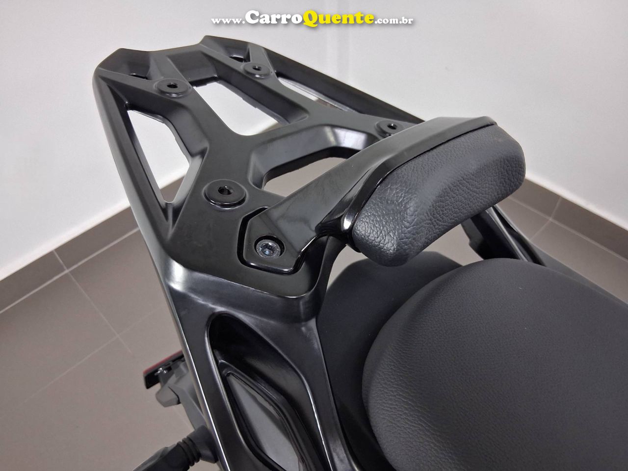 BAJAJ DOMINAR 400 2026 - Loja