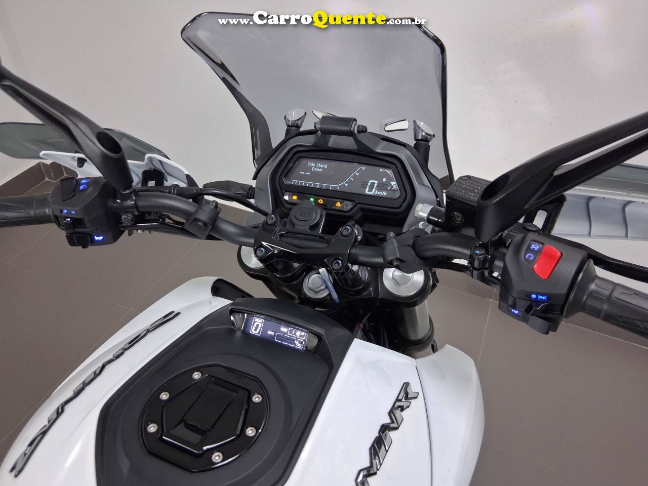 BAJAJ DOMINAR 400 2026 - Loja