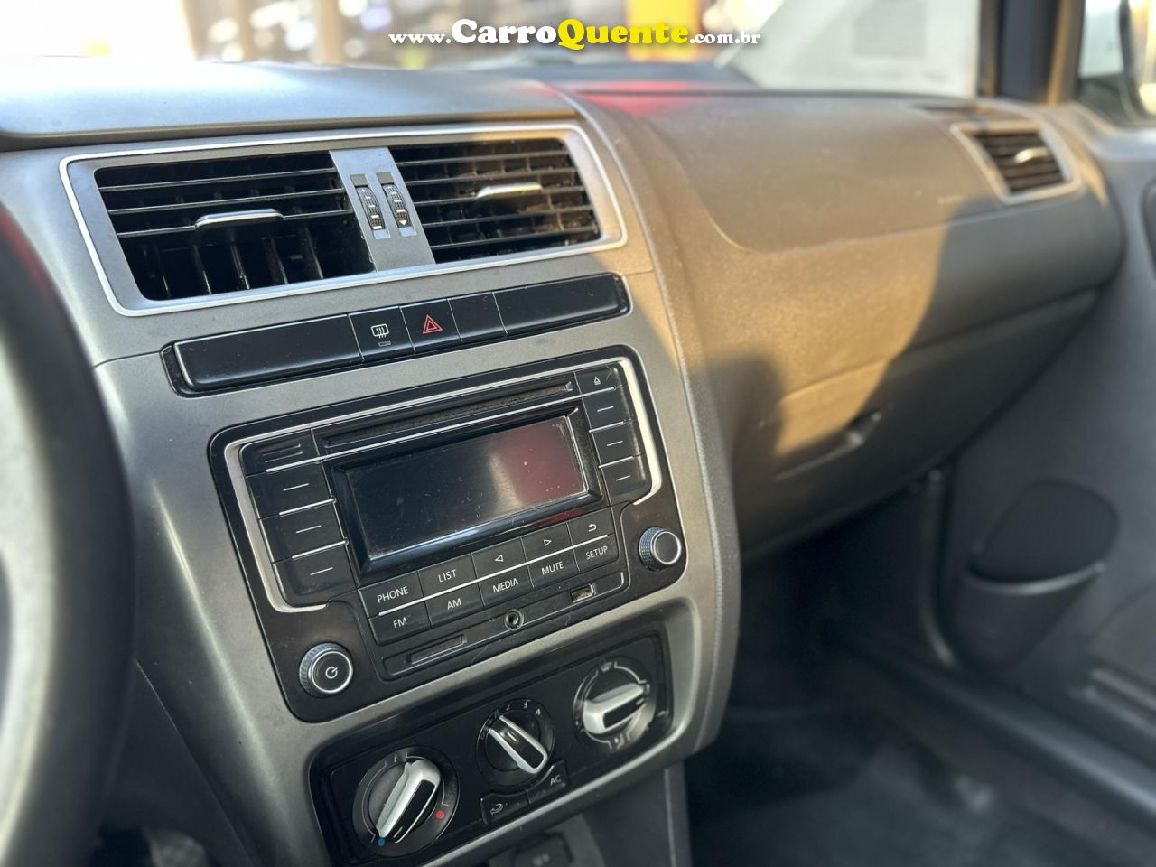 VOLKSWAGEN   FOX TRENDLINE 1.6 FLEX 8V 5P   BRANCO 2018 1.6 FLEX - Loja