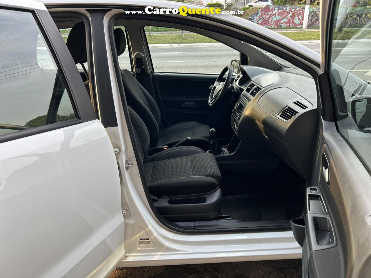 VOLKSWAGEN   FOX TRENDLINE 1.6 FLEX 8V 5P   BRANCO 2018 1.6 FLEX - Loja