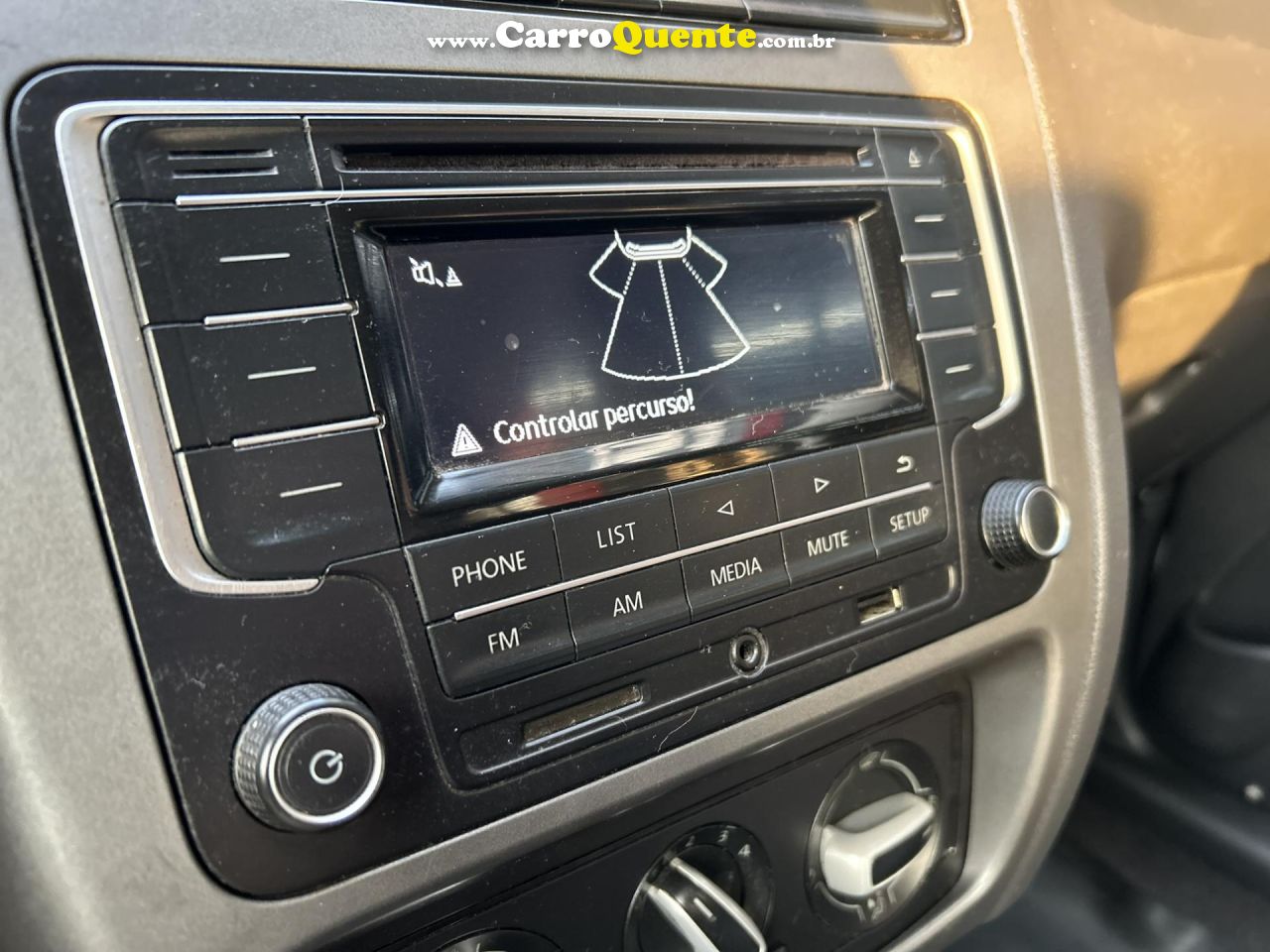 VOLKSWAGEN   FOX TRENDLINE 1.6 FLEX 8V 5P   BRANCO 2018 1.6 FLEX - Loja