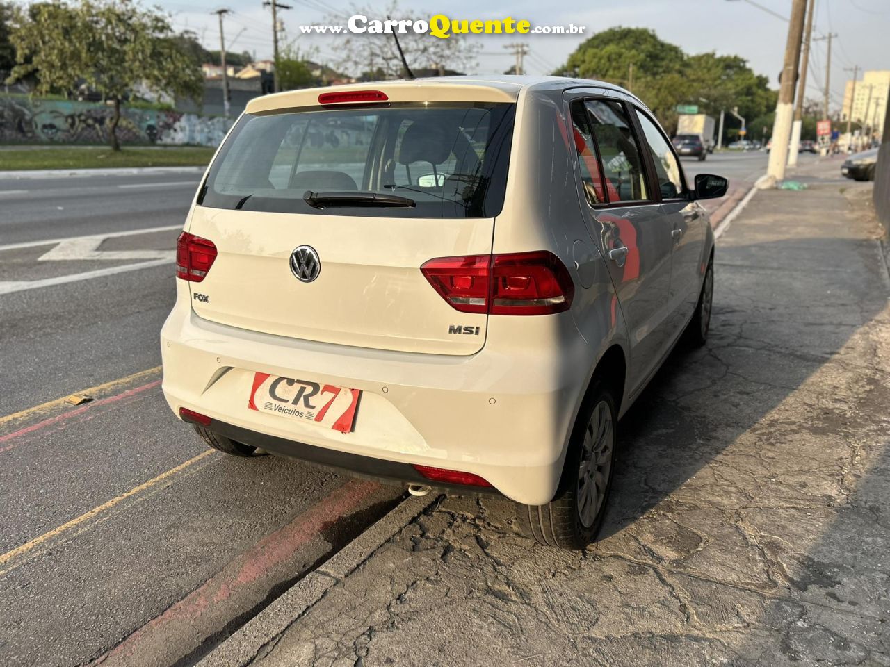 VOLKSWAGEN   FOX TRENDLINE 1.6 FLEX 8V 5P   BRANCO 2018 1.6 FLEX - Loja