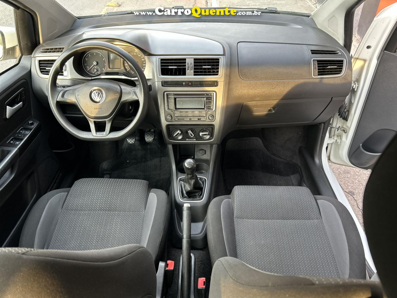 VOLKSWAGEN   FOX TRENDLINE 1.6 FLEX 8V 5P   BRANCO 2018 1.6 FLEX - Loja