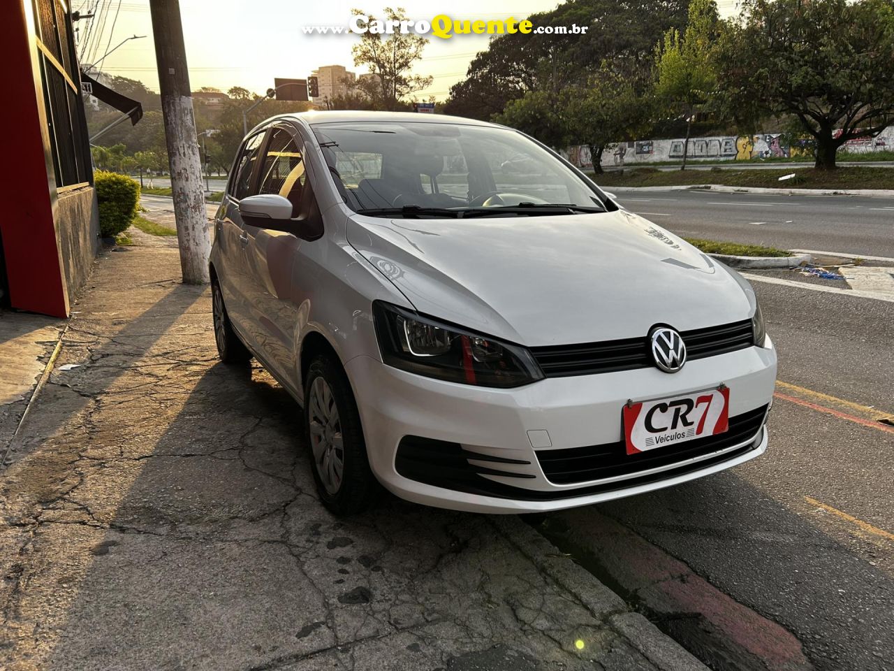 VOLKSWAGEN   FOX TRENDLINE 1.6 FLEX 8V 5P   BRANCO 2018 1.6 FLEX - Loja