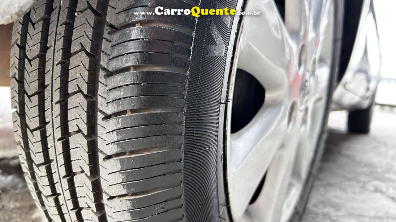 NISSAN   MARCH SV 1.6 16V FLEX FUEL   CINZA 2014 1.6 FLEX - Loja
