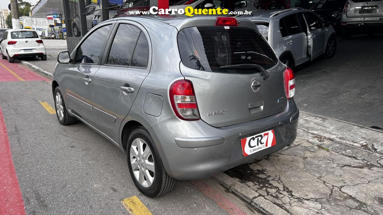 NISSAN   MARCH SV 1.6 16V FLEX FUEL   CINZA 2014 1.6 FLEX - Loja