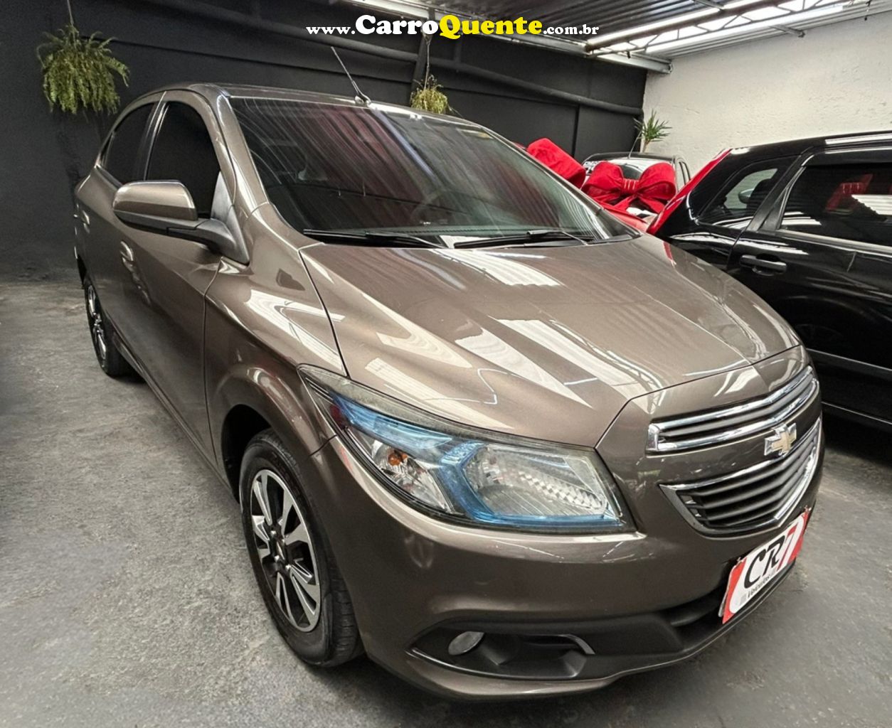 CHEVROLET   ONIX HATCH LTZ 1.4 8V FLEXPOWER 5P MEC.   CINZA 2014 1.4 FLEX - Loja