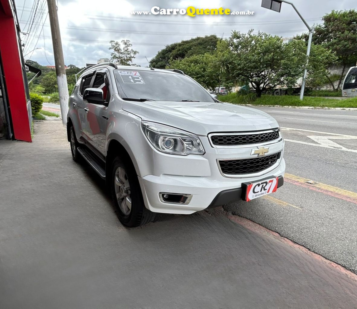 CHEVROLET   TRAILBLAZER LTZ 3.6 V6  AUT.   BRANCO 2013 3.6 GASOLINA - Loja