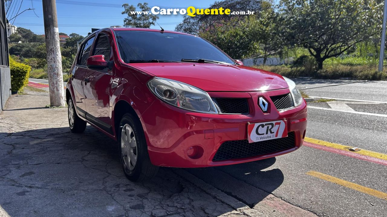 RENAULT   SANDERO EXPRESSION HI-FLEX 1.0 16V 5P   VERMELHO 2011 1.0 FLEX - Loja