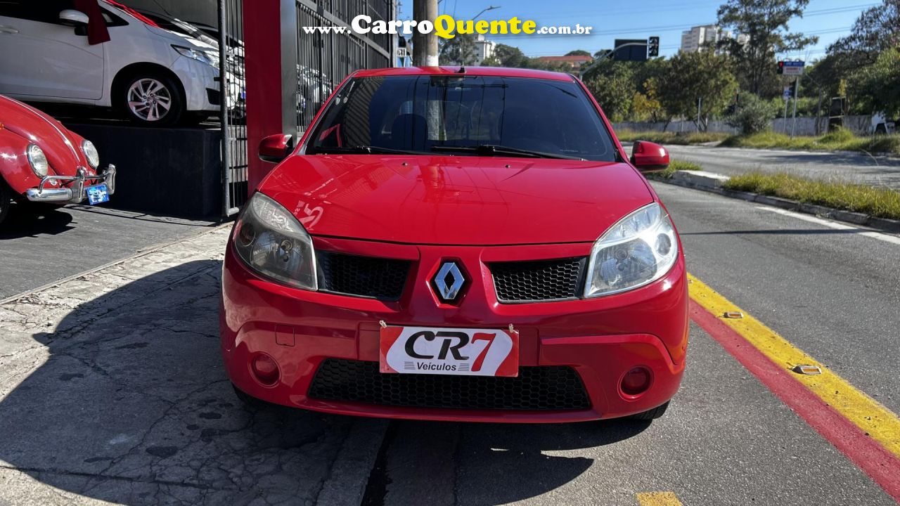 RENAULT   SANDERO EXPRESSION HI-FLEX 1.0 16V 5P   VERMELHO 2011 1.0 FLEX - Loja