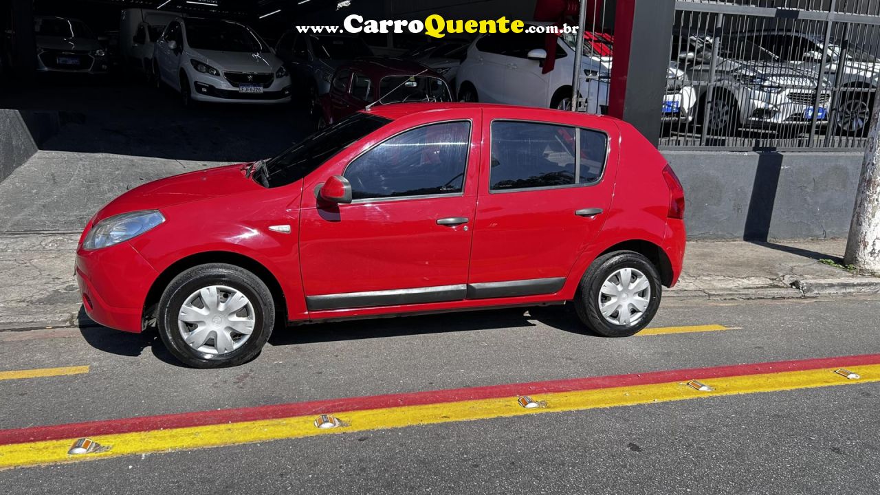 RENAULT   SANDERO EXPRESSION HI-FLEX 1.0 16V 5P   VERMELHO 2011 1.0 FLEX - Loja