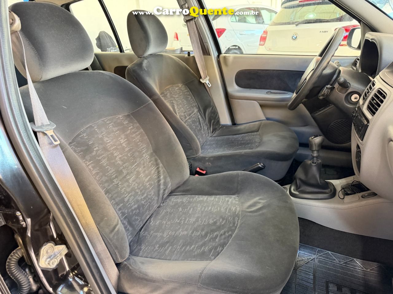 Clio Sedan Privilége 1.6 16V (flex) 2009/2008 Renault - Loja