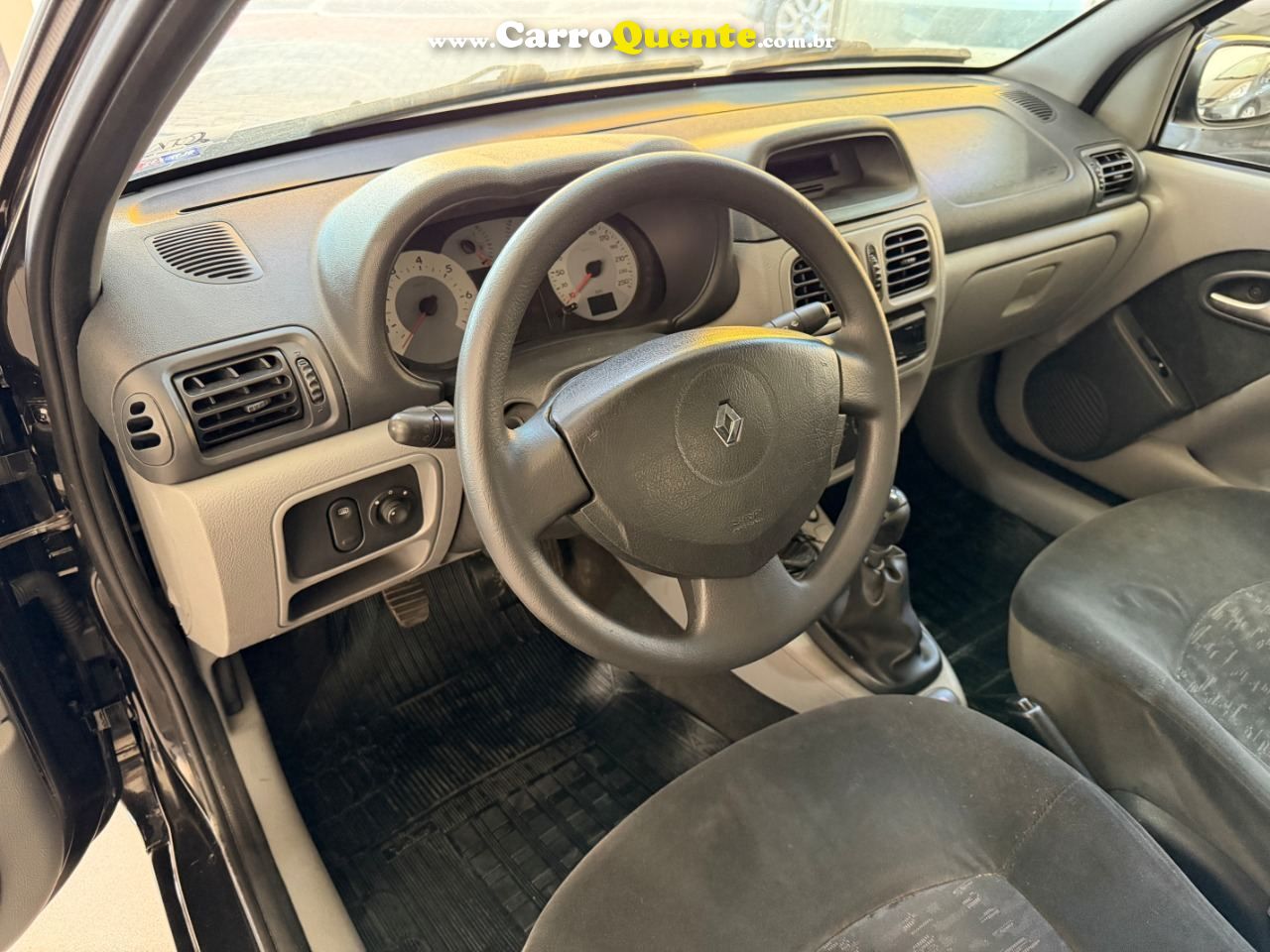 Clio Sedan Privilége 1.6 16V (flex) 2009/2008 Renault - Loja
