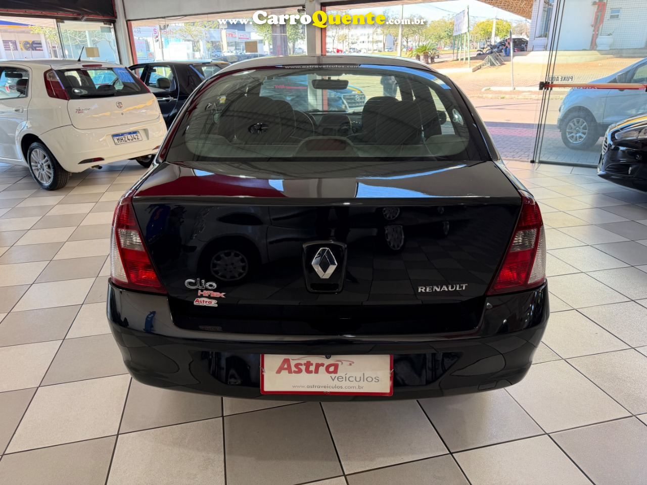 Clio Sedan Privilége 1.6 16V (flex) 2009/2008 Renault - Loja