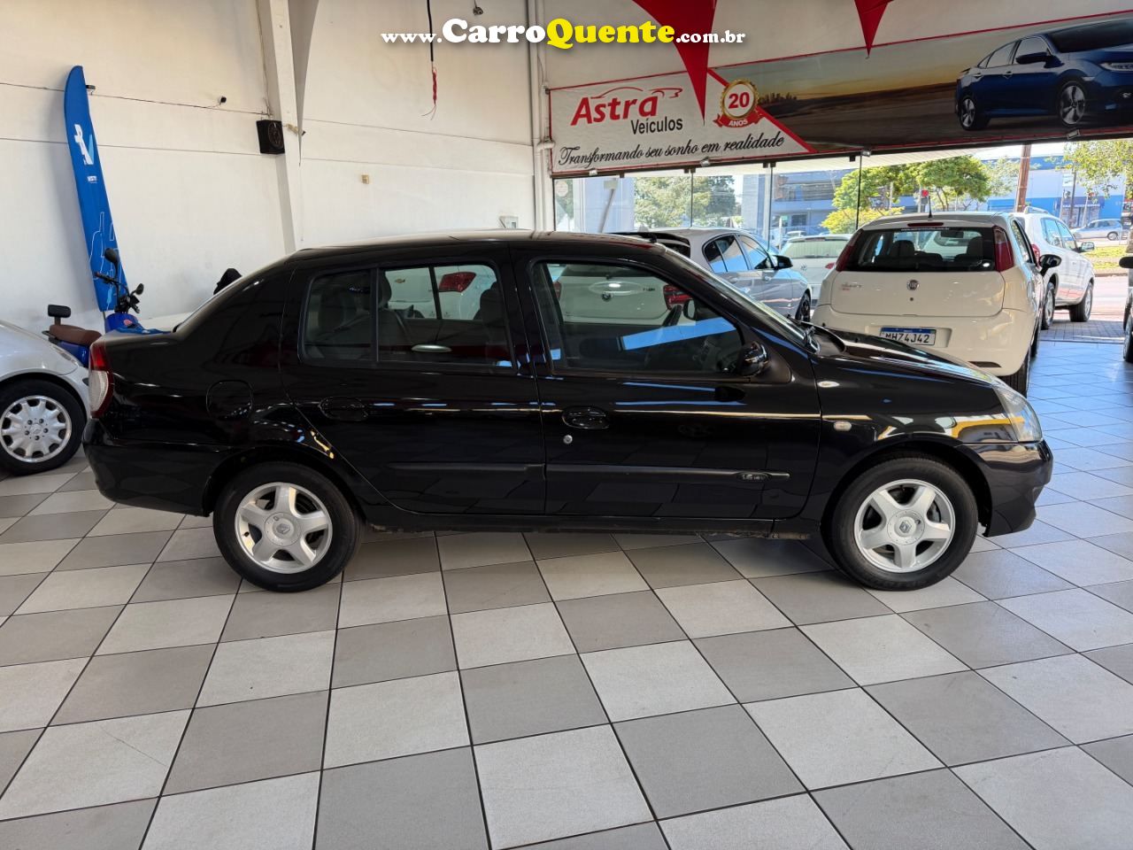 Clio Sedan Privilége 1.6 16V (flex) 2009/2008 Renault - Loja