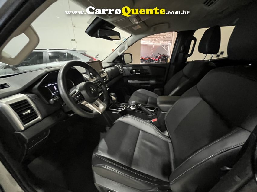 Mitsubishi TRITON 2.4 BITURBO DIESEL CD HPE-S 4X4 AUTOMÁTICO - Loja