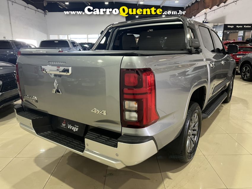 Mitsubishi TRITON 2.4 BITURBO DIESEL CD HPE-S 4X4 AUTOMÁTICO - Loja