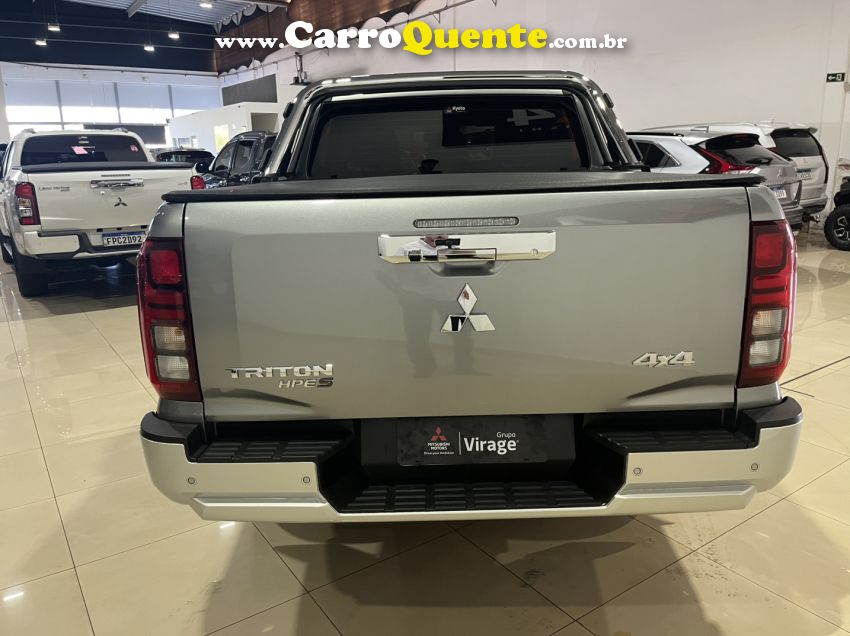 Mitsubishi TRITON 2.4 BITURBO DIESEL CD HPE-S 4X4 AUTOMÁTICO - Loja